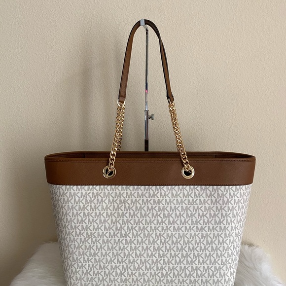 Michael Kors - Picture 7 of 8